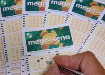 Mega-Sena Acumulada: Prêmio de R$12 Milhões Sorteado Neste Sábado