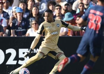 Ederson Cortado: John, Ex-Botafogo, Surpreende em Convocação para Amistosos da Seleção