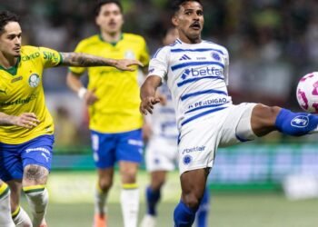 Palmeiras empata em casa e mantém liderança apertada no Brasileirão