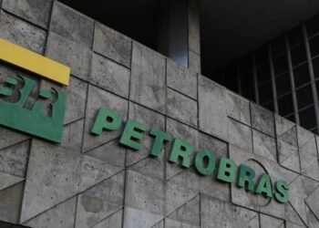Petrobras Anuncia Queda de 1,7% no Preço do Gás Natural para Distribuidoras