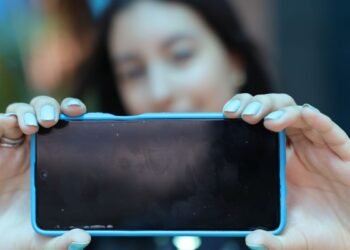 Queda no Acesso à Internet nas Escolas por Adolescentes Atinge 37% em 2025