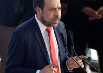 Programa do Governo Federal Busca Fortalecer Vínculos Diretos com as Periferias Brasileiras