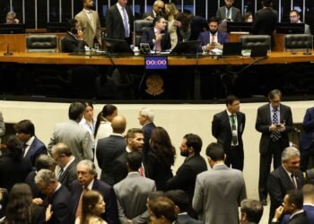 Câmara Aprova Aumento Gradual da Licença-Paternidade Até 20 Dias