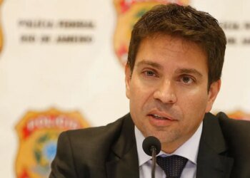 Câmara nega ciência da saída de Ramagem do Brasil; PSOL pede prisão