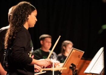 GURI Celebra 30 Anos com Flashmob Musical em Praças de São Paulo