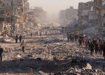 Ataques Aéreos em Gaza Deixam Vinte Mortos e Decenas de Feridos