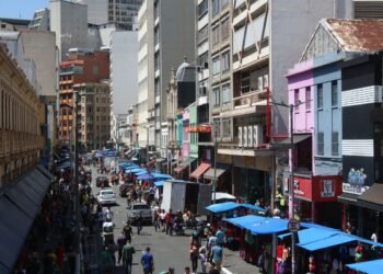 Empresas Brasileiras Lentas na Adaptação à Reforma Tributária, Aponta Pesquisa