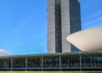 Governadores pedem mais prazo para debater projeto contra facções na Câmara