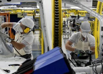 Economia Brasileira Mantém Crescimento Modesto no Terceiro Trimestre de 2025