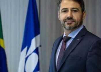 CGU Demite Ex-Chefe da Receita Envolvido no Caso das Joias Sauditas