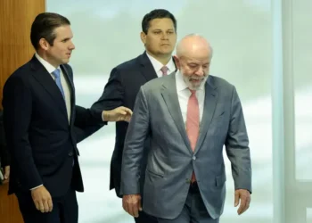 Partidos de centro percebem maior governabilidade com Lula, analisa cientista político